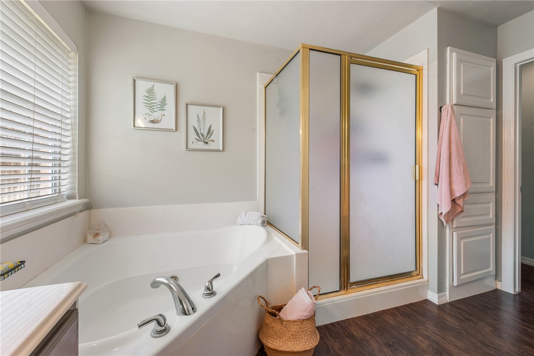 3804 Bridle Trails Court