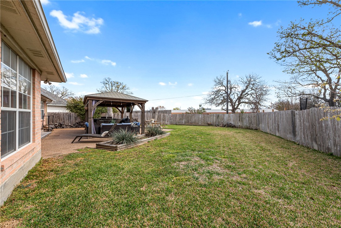3804 Bridle Trails Court