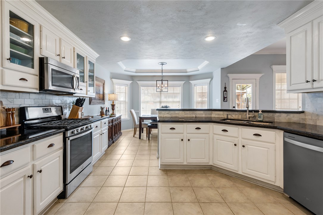 3804 Bridle Trails Court