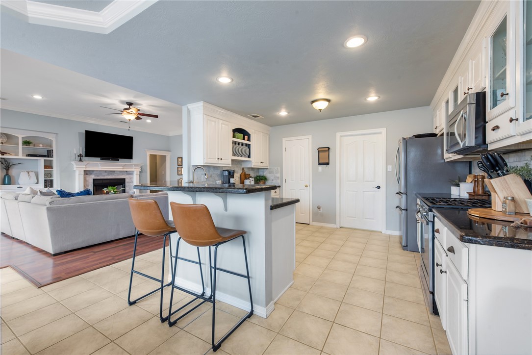 3804 Bridle Trails Court