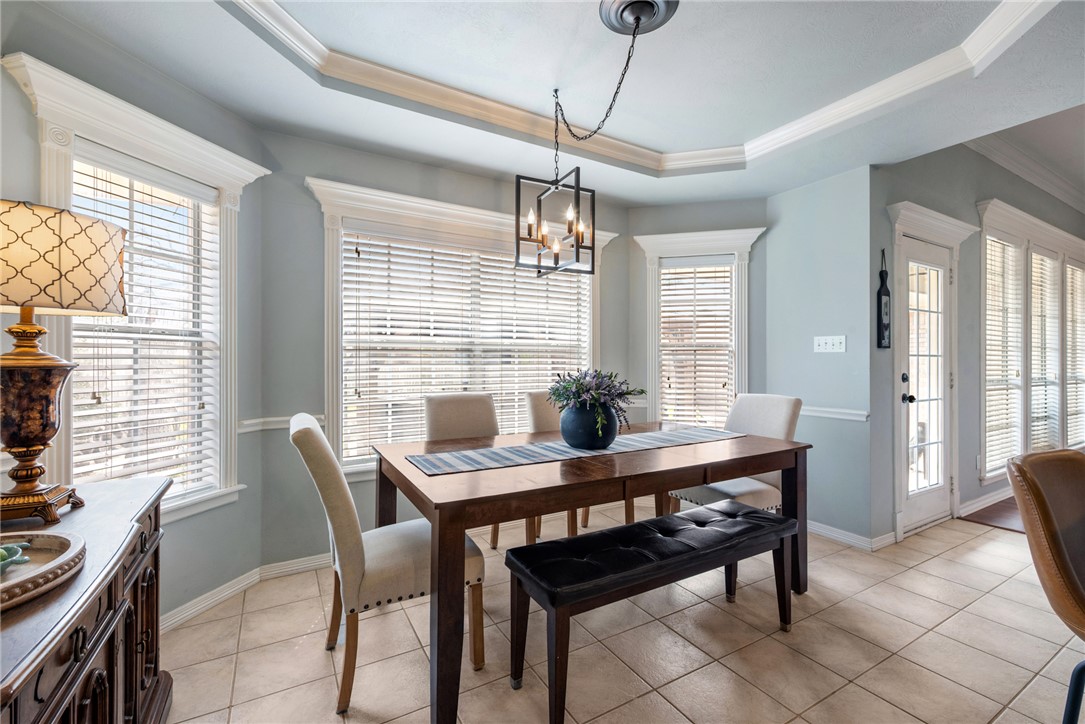 3804 Bridle Trails Court