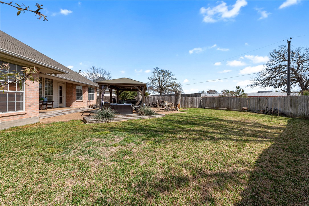 3804 Bridle Trails Court