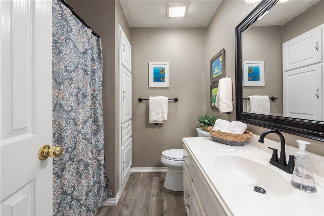 3804 Bridle Trails Court