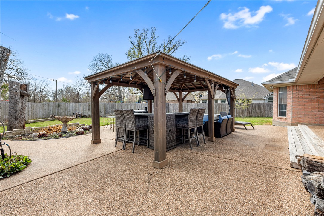 3804 Bridle Trails Court