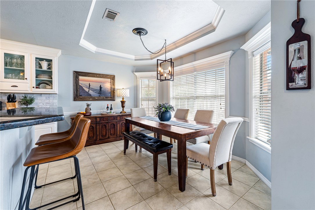 3804 Bridle Trails Court