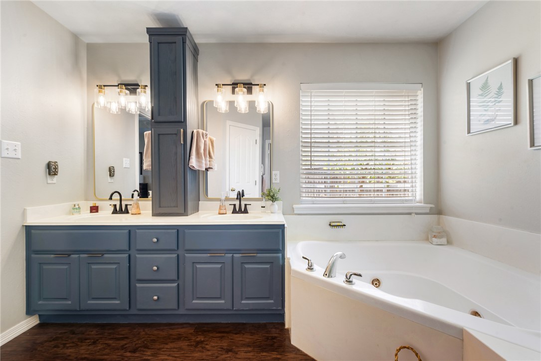 3804 Bridle Trails Court