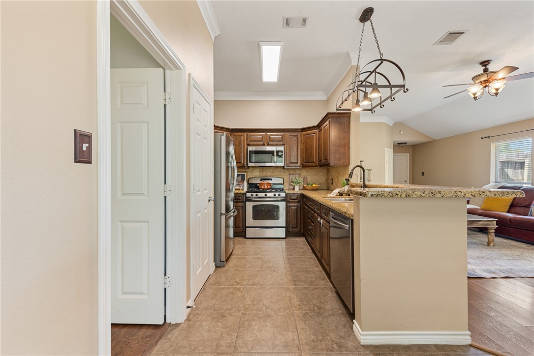 1736 Starling Drive