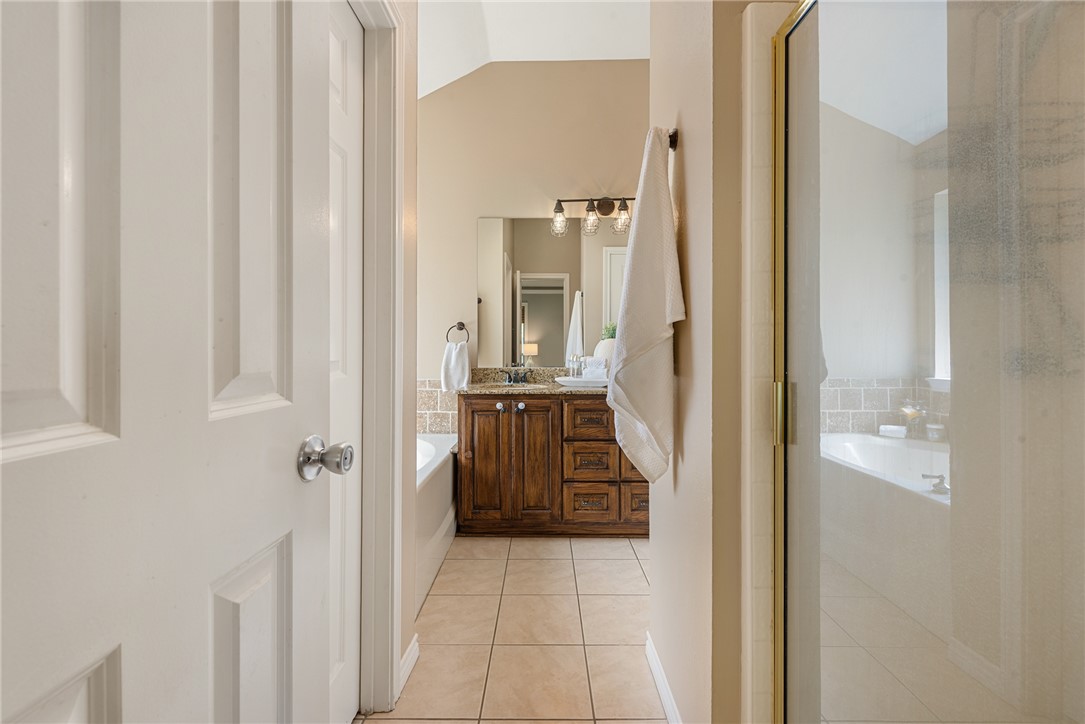 1736 Starling Drive