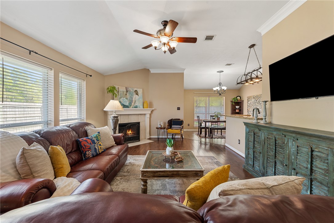 1736 Starling Drive