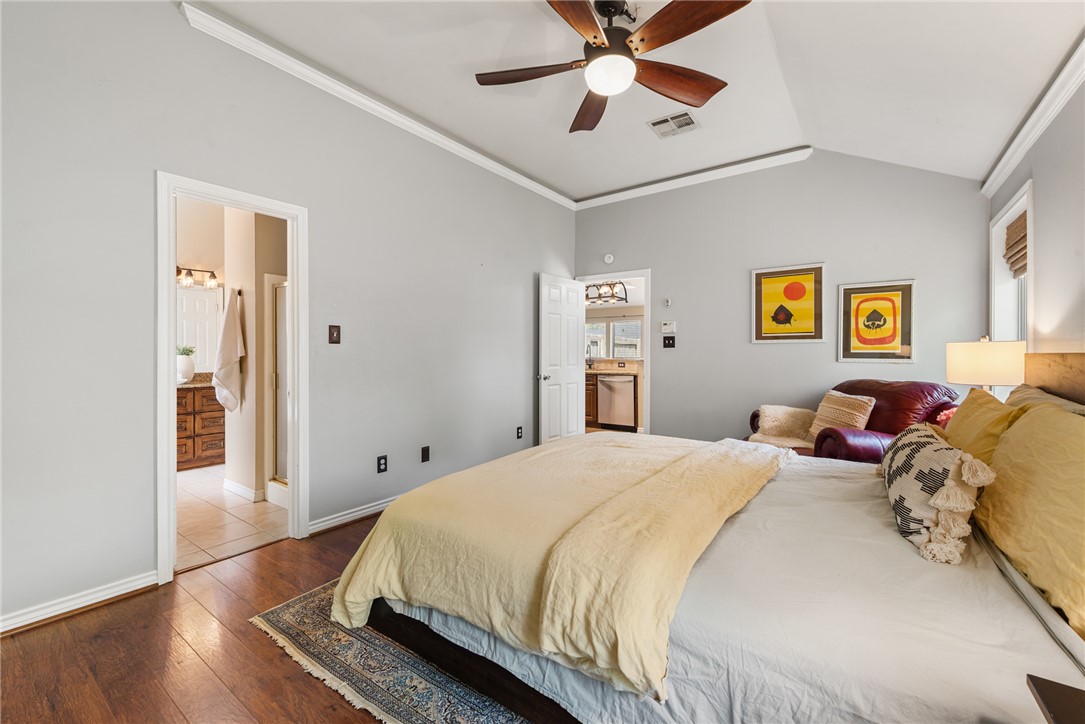 1736 Starling Drive