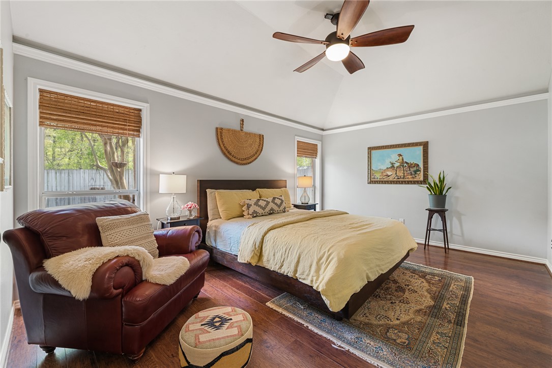 1736 Starling Drive