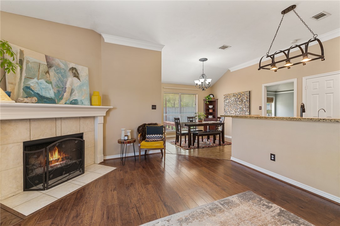 1736 Starling Drive