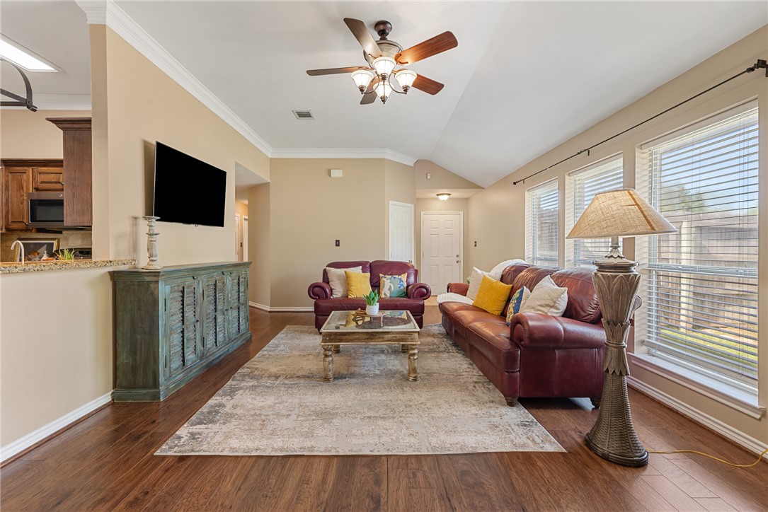 1736 Starling Drive