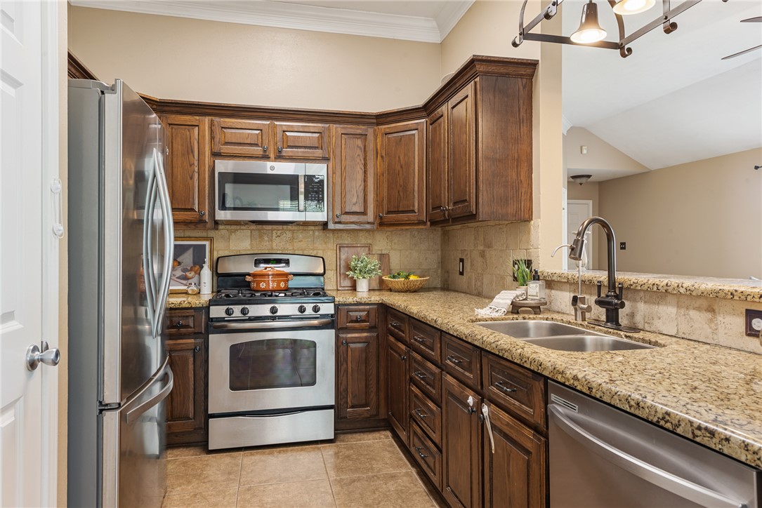 1736 Starling Drive