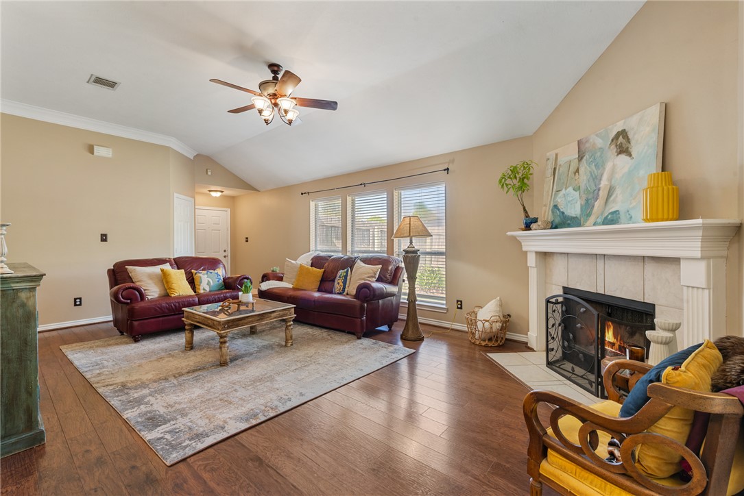 1736 Starling Drive