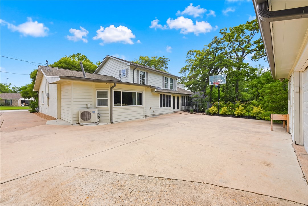 3613 Sunnybrook Lane