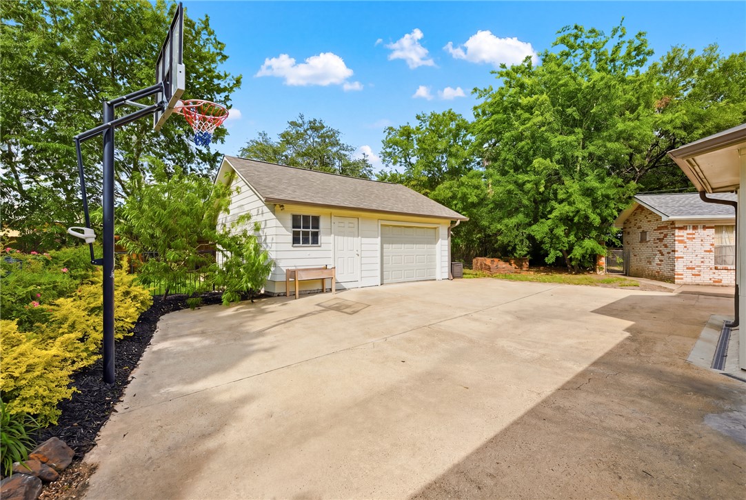 3613 Sunnybrook Lane