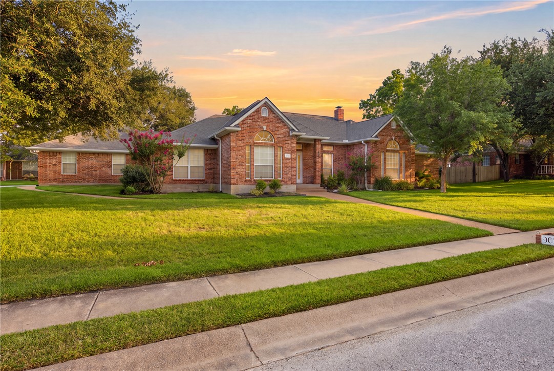 905 Winged Foot Drive