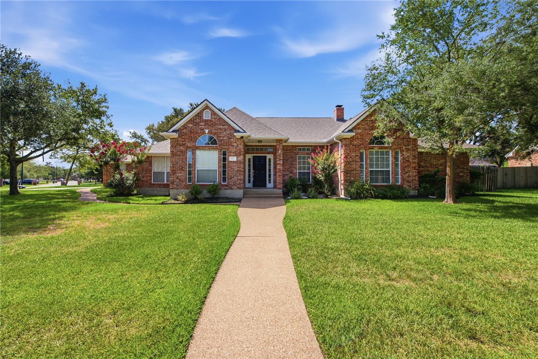 905 Winged Foot Drive
