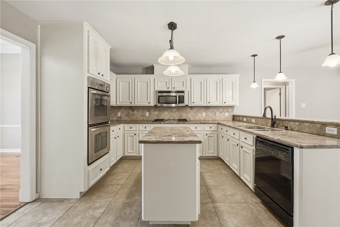 905 Winged Foot Drive
