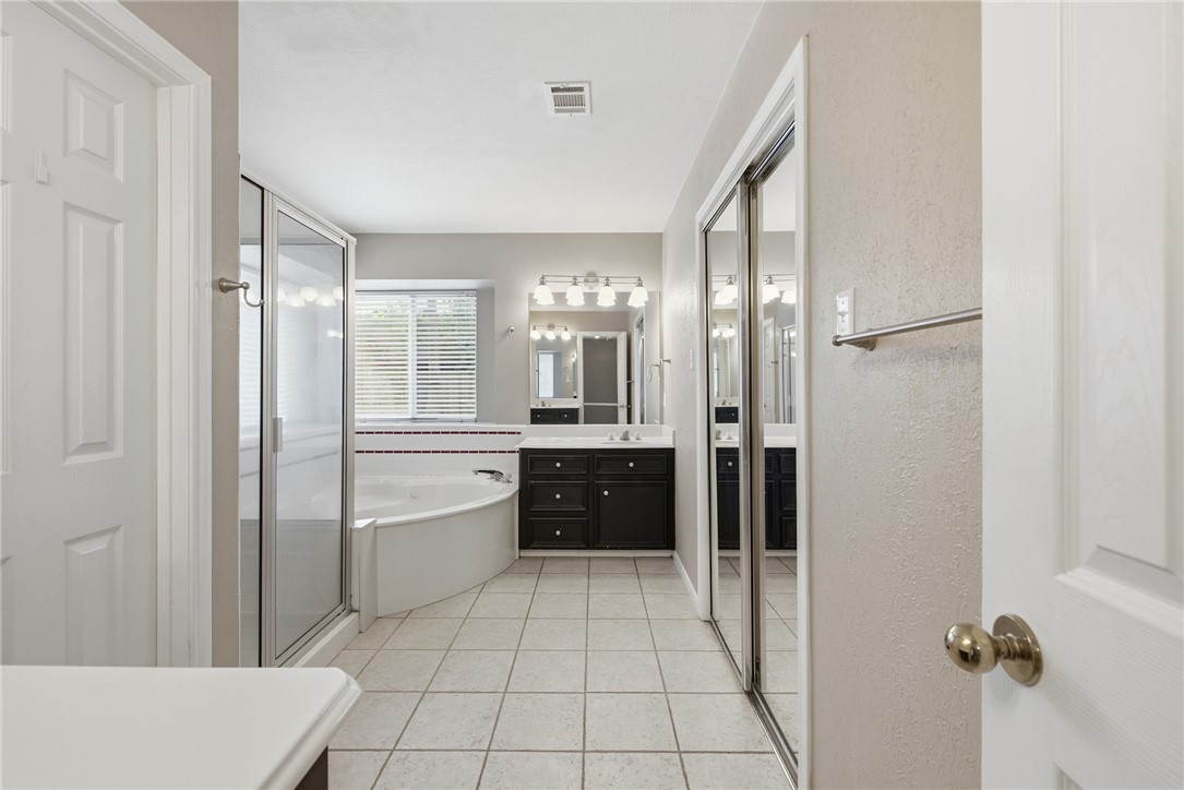905 Winged Foot Drive