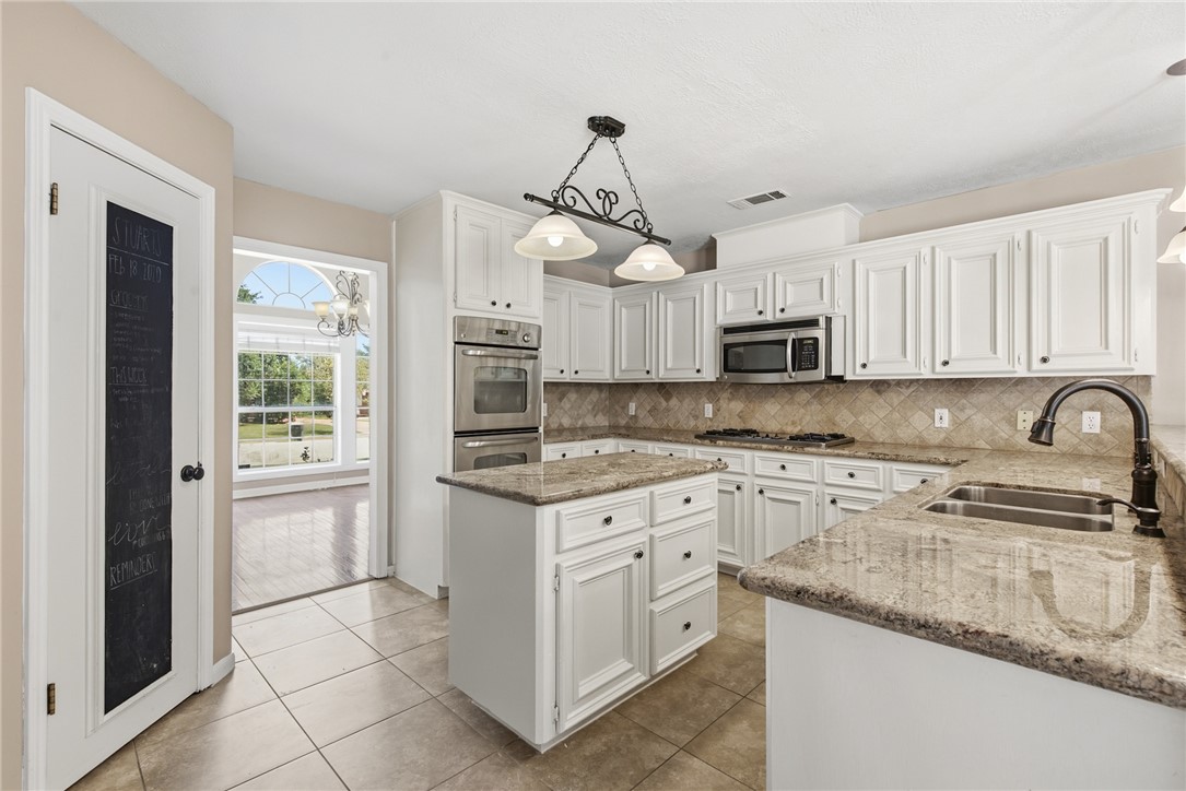 905 Winged Foot Drive