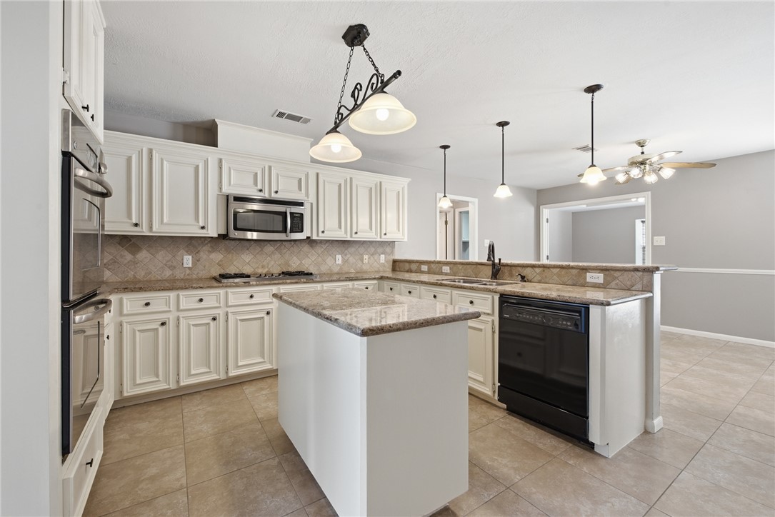 905 Winged Foot Drive