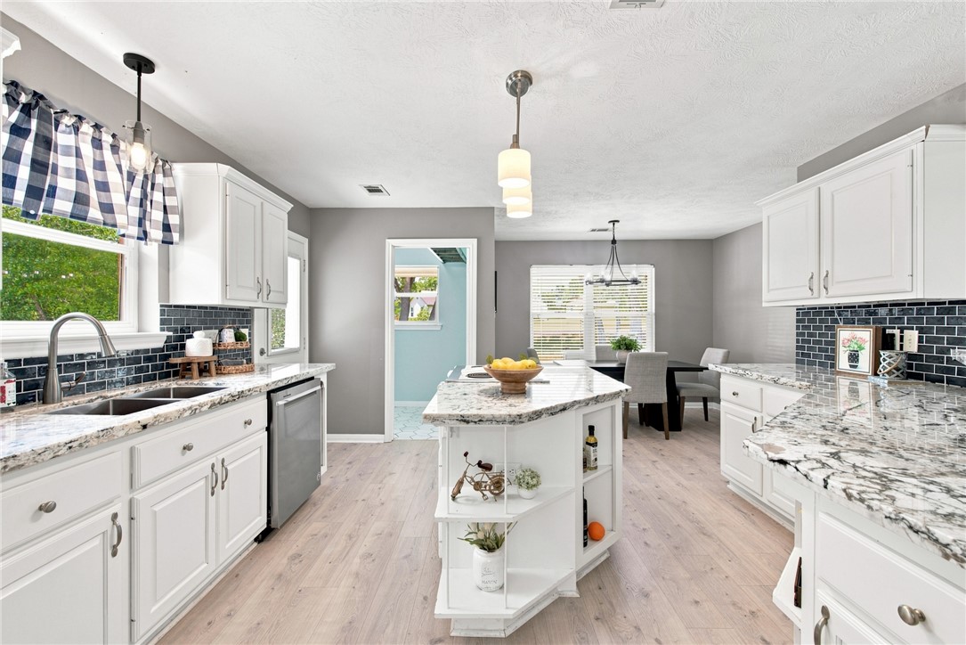 6826 Bendwood