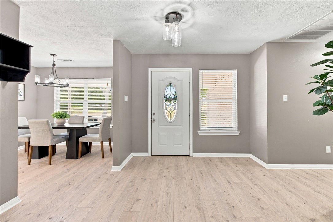 6826 Bendwood