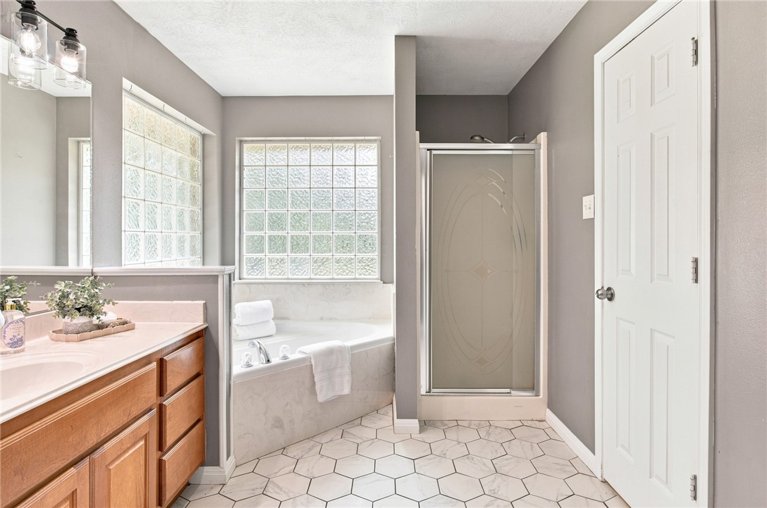 6826 Bendwood