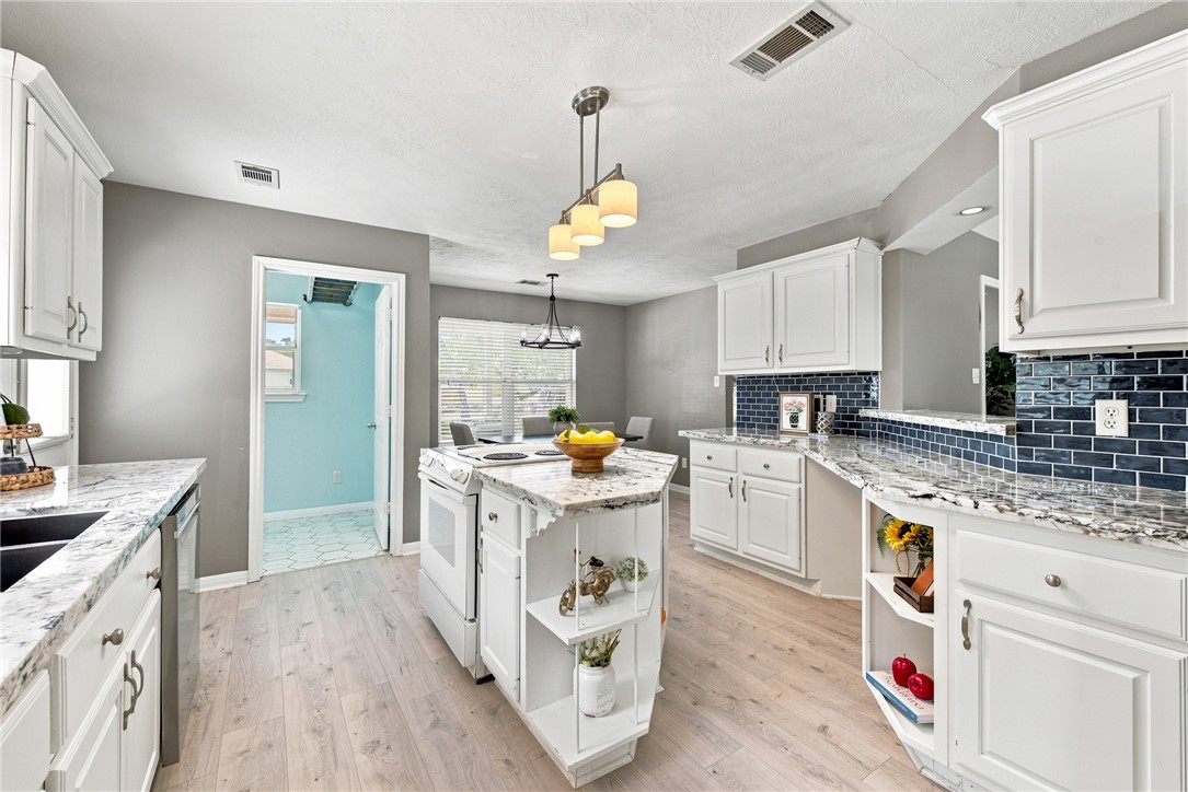 6826 Bendwood