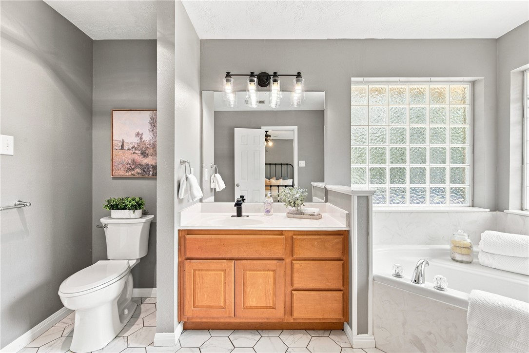 6826 Bendwood