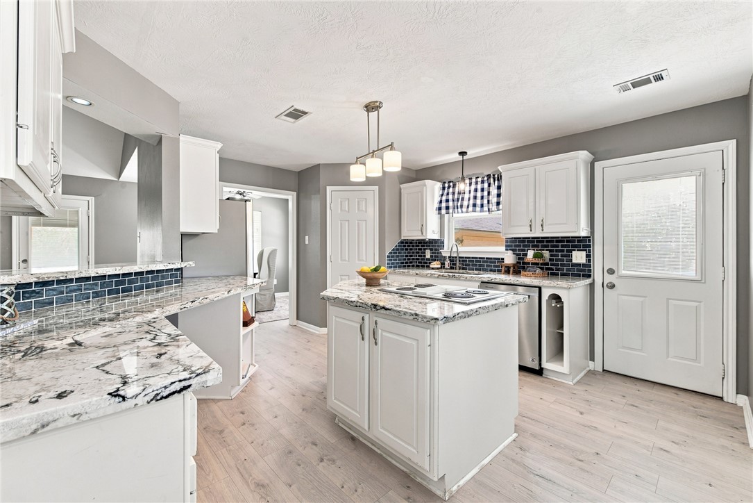 6826 Bendwood