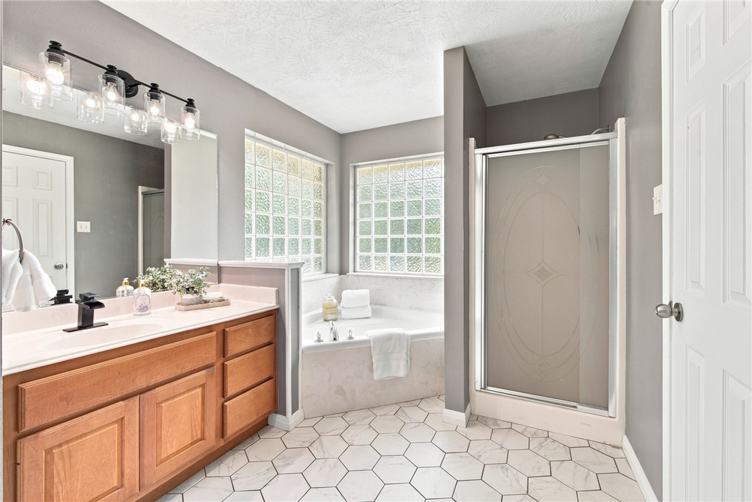6826 Bendwood