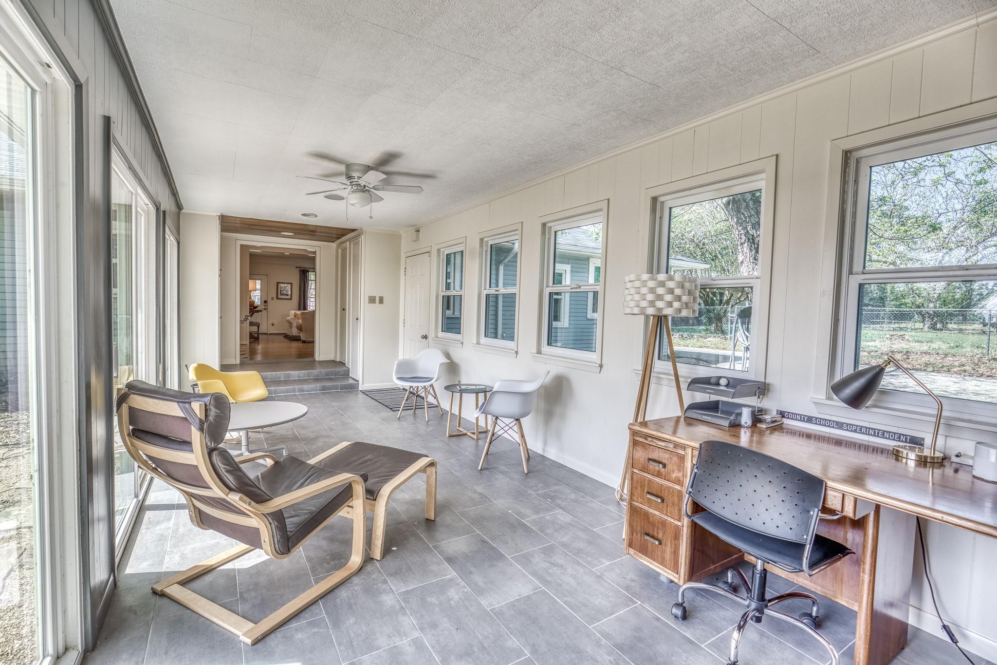 1524 Highway 159 W