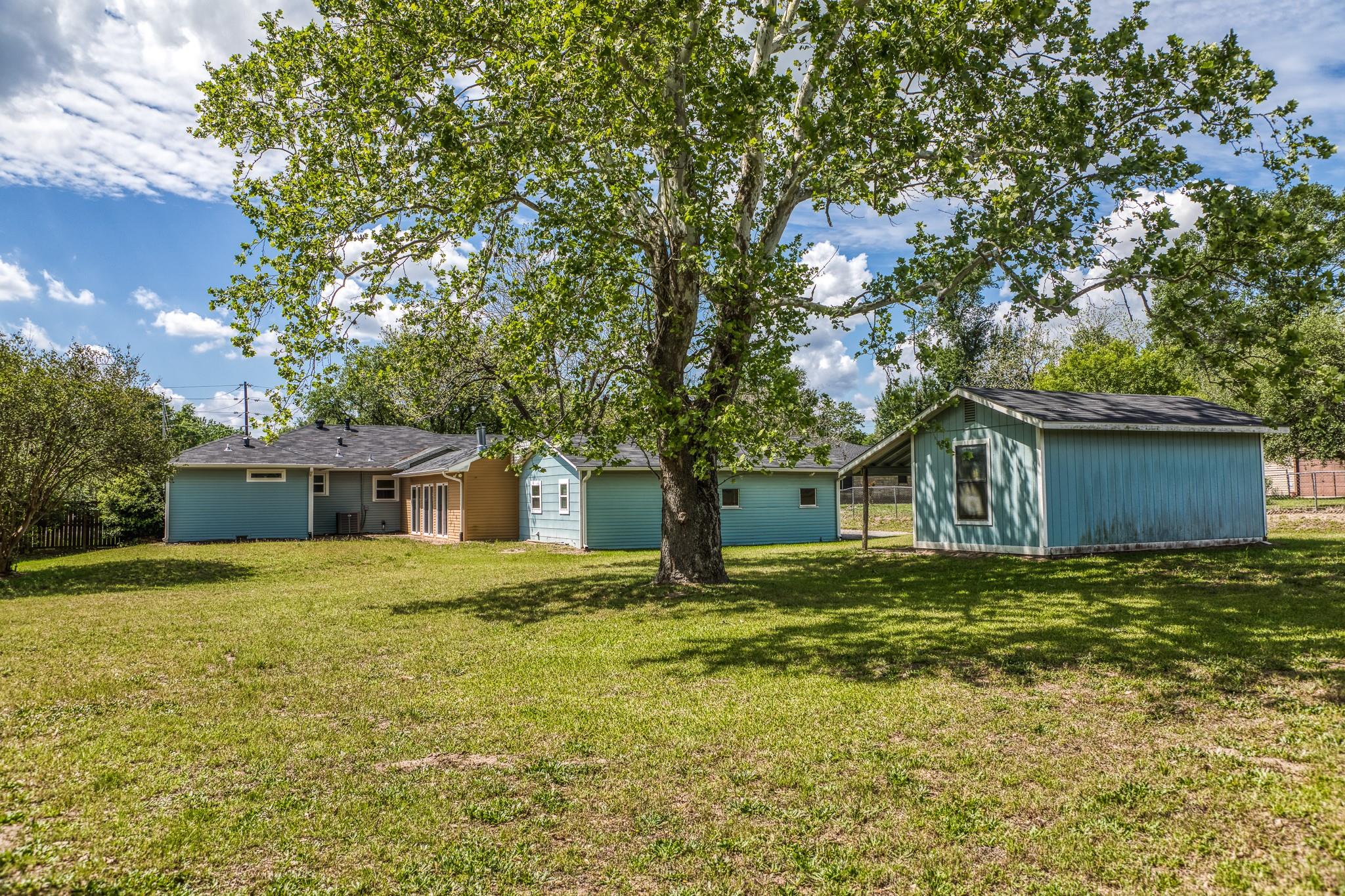 1524 Highway 159 W