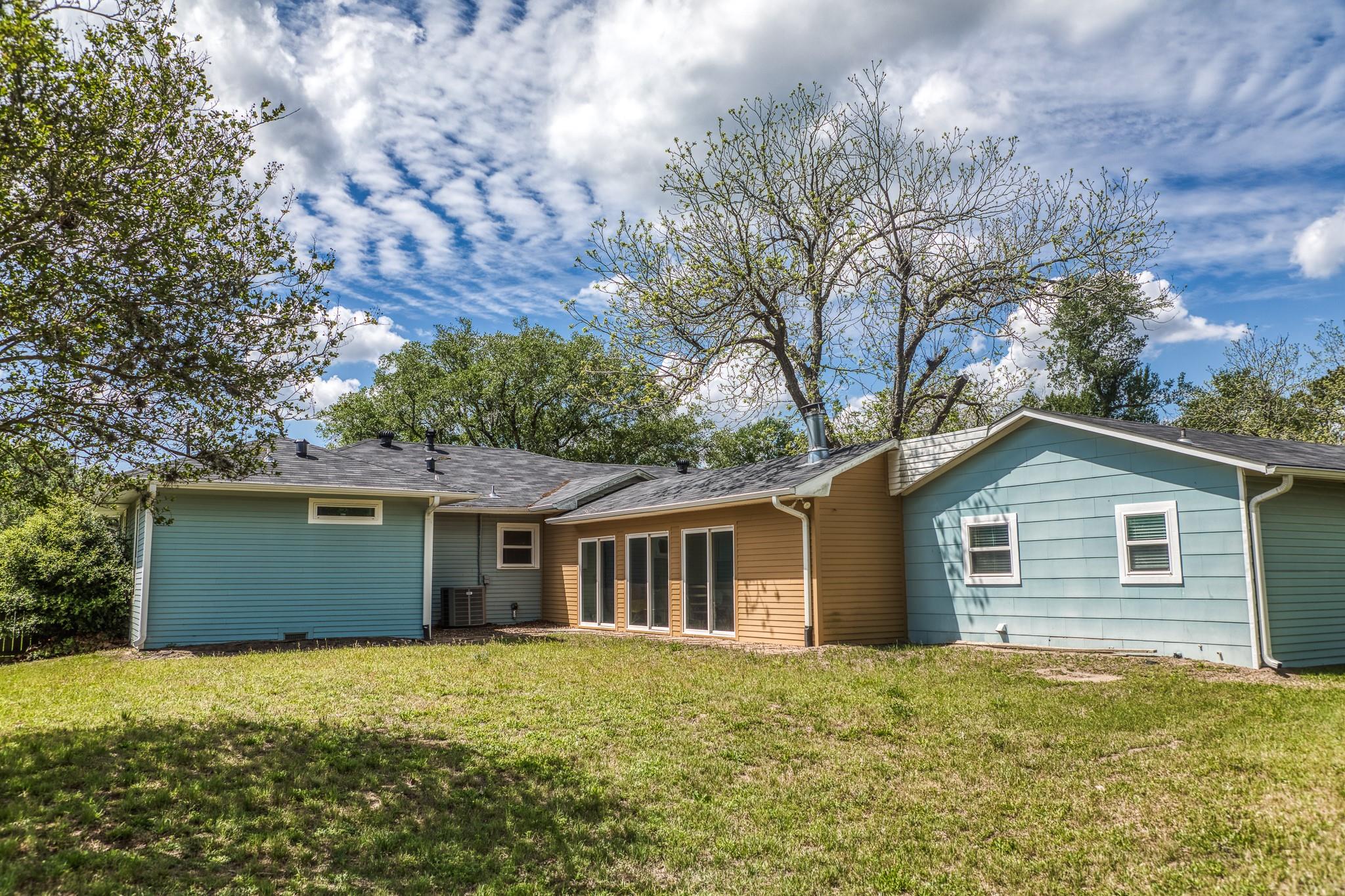 1524 Highway 159 W