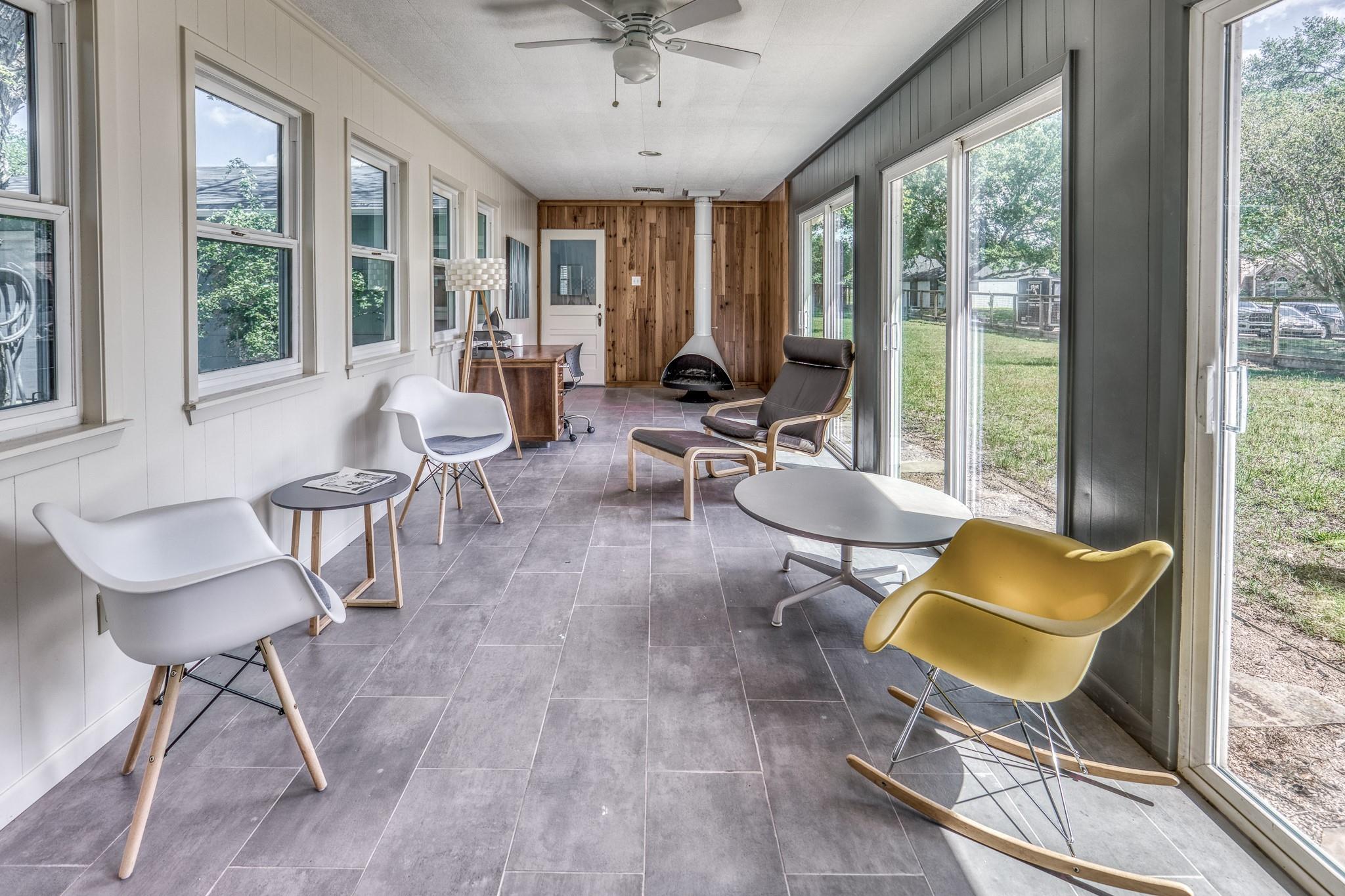 1524 Highway 159 W