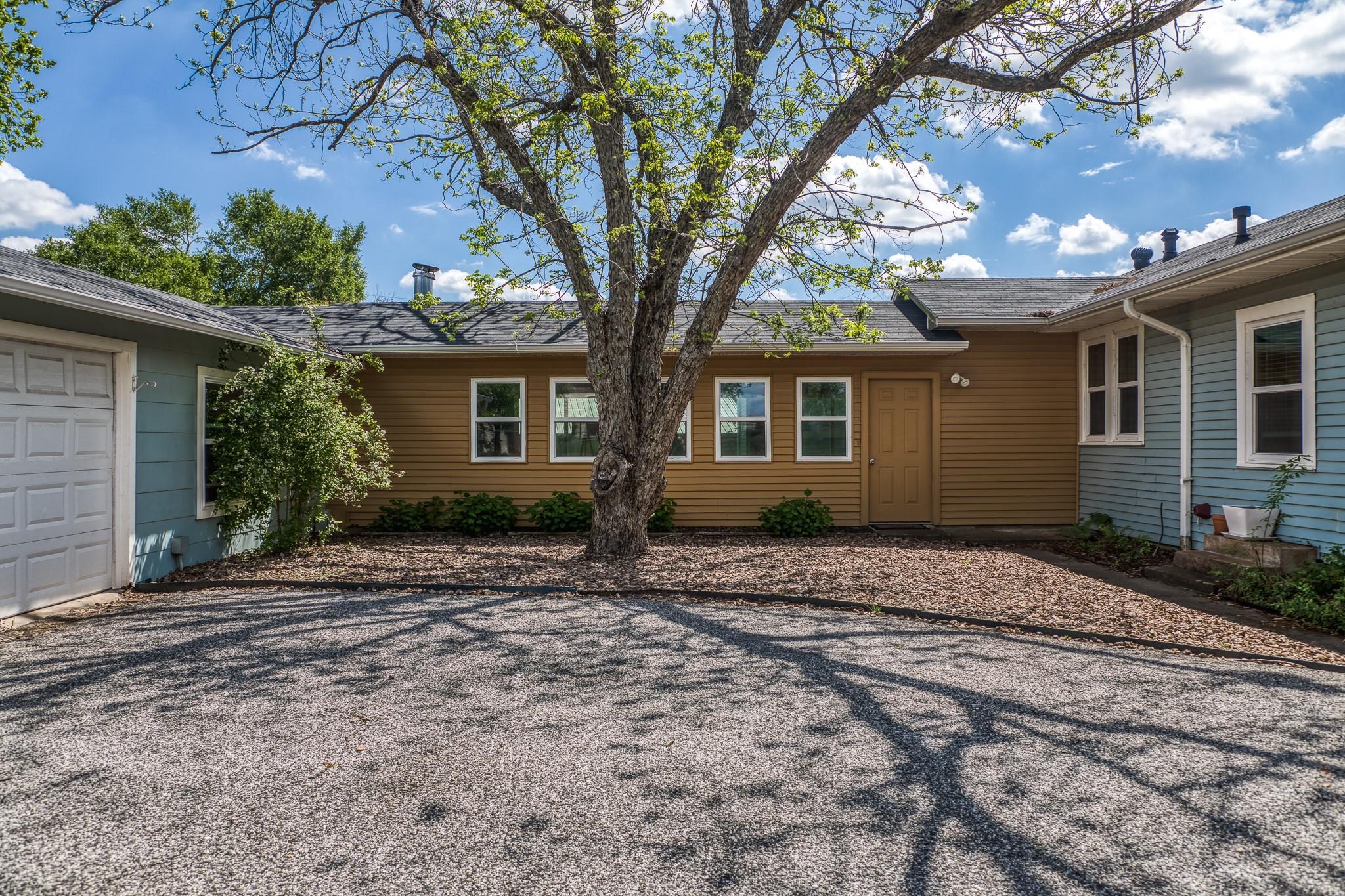 1524 Highway 159 W