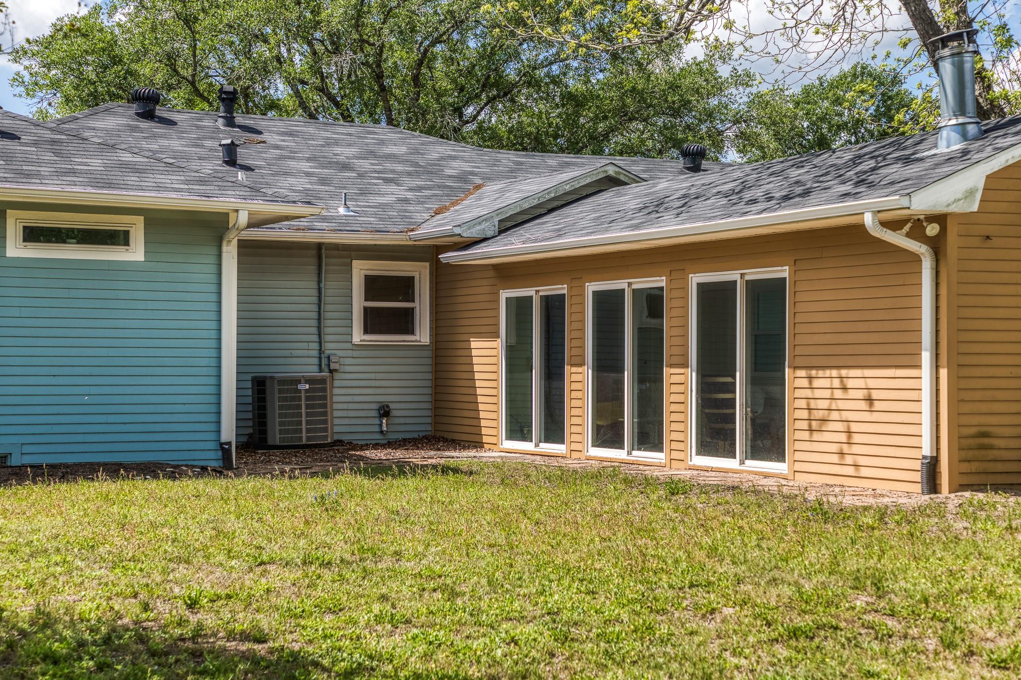 1524 Highway 159 W