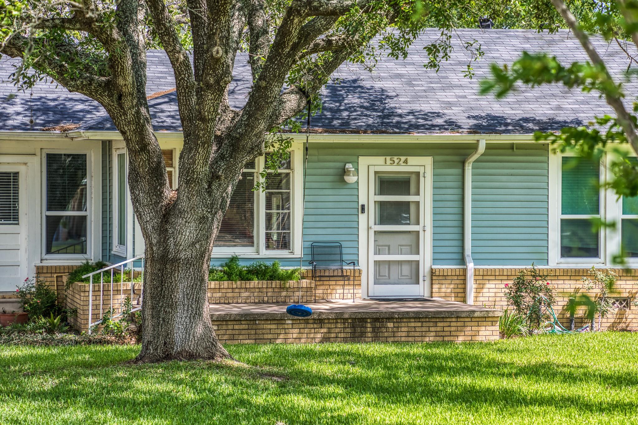 1524 Highway 159 W