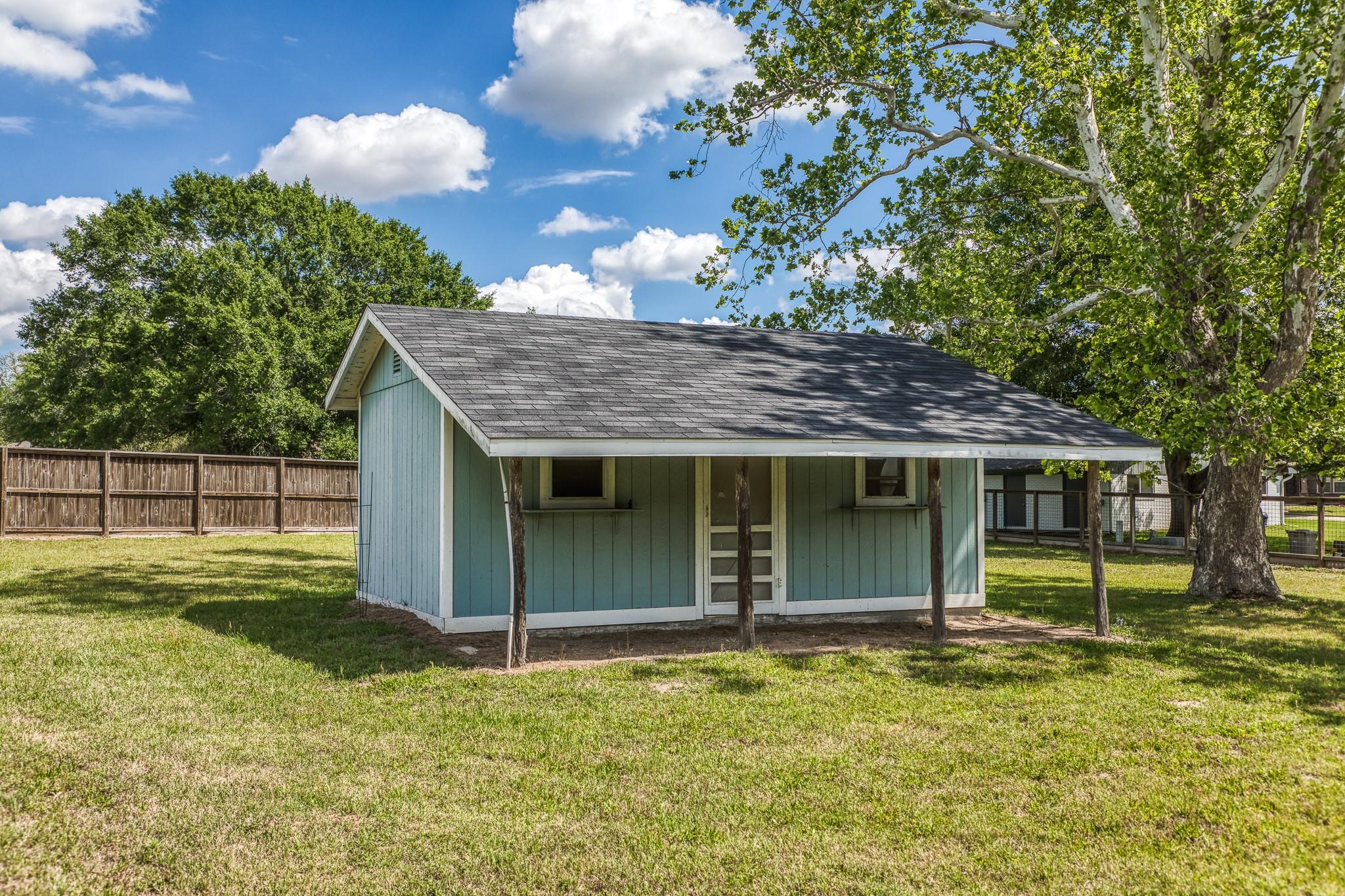 1524 Highway 159 W