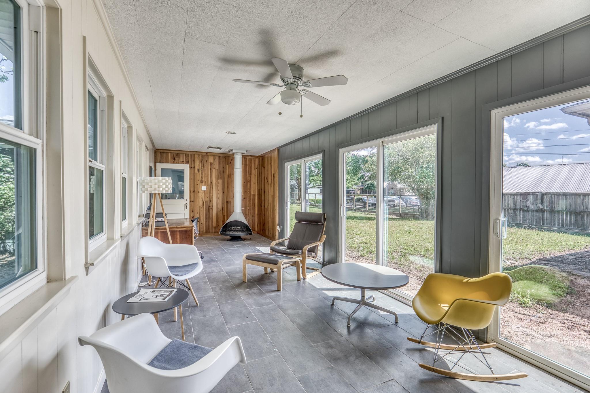 1524 Highway 159 W