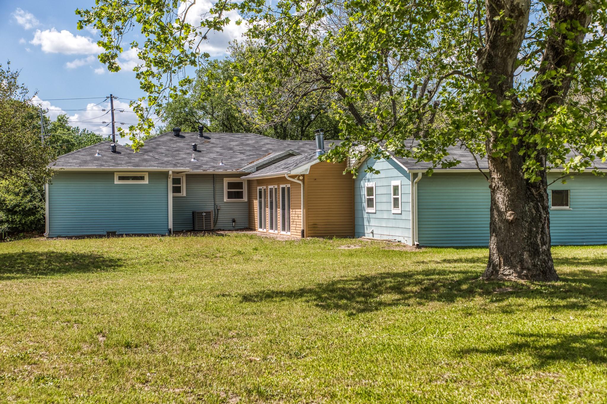1524 Highway 159 W