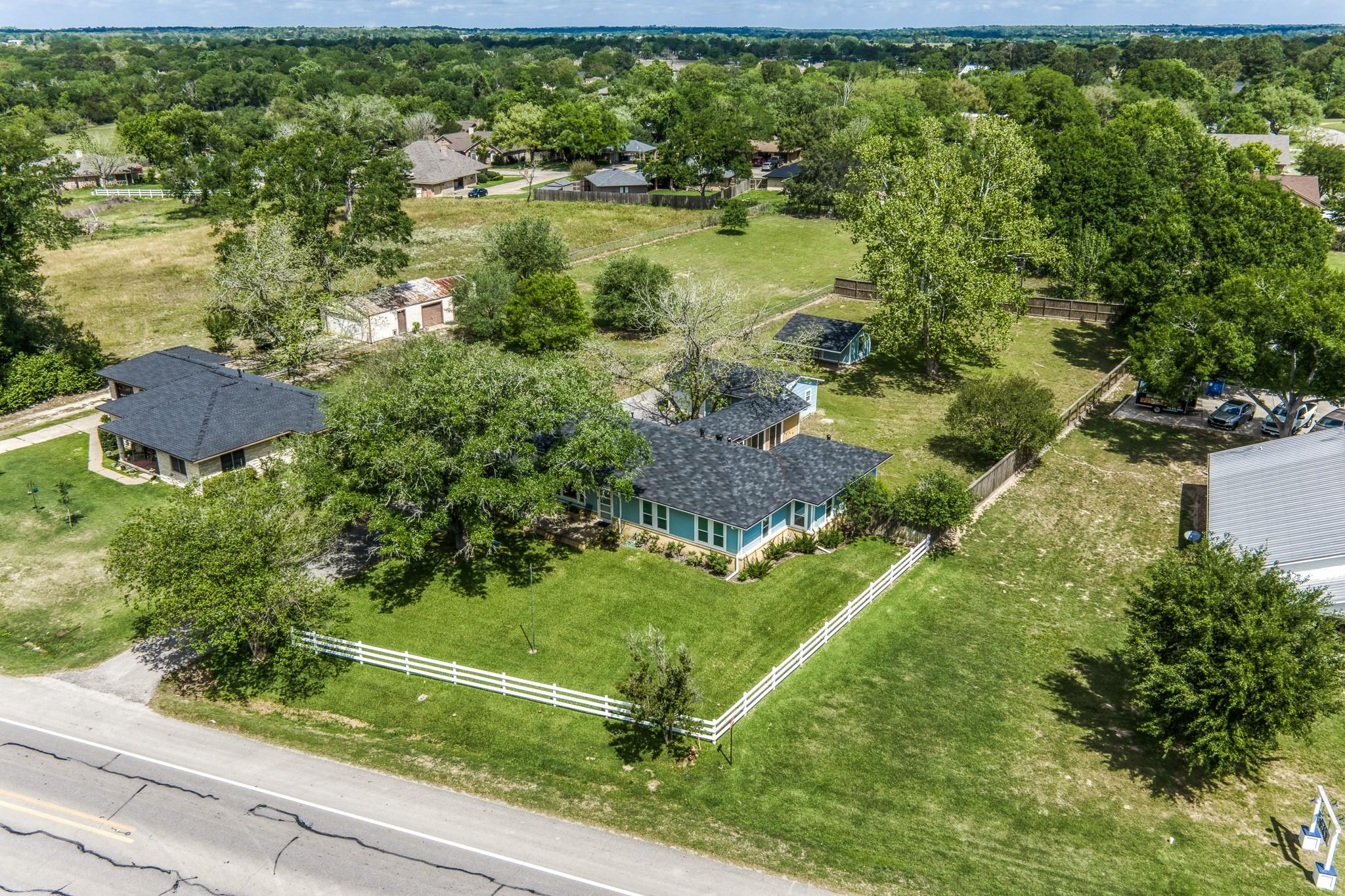 1524 Highway 159 W
