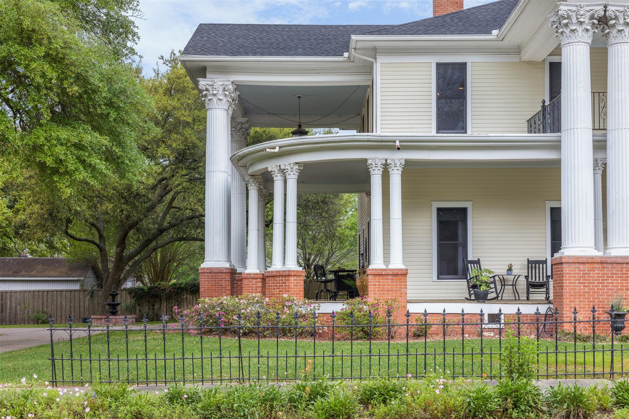 401 N Walnut Avenue Avenue