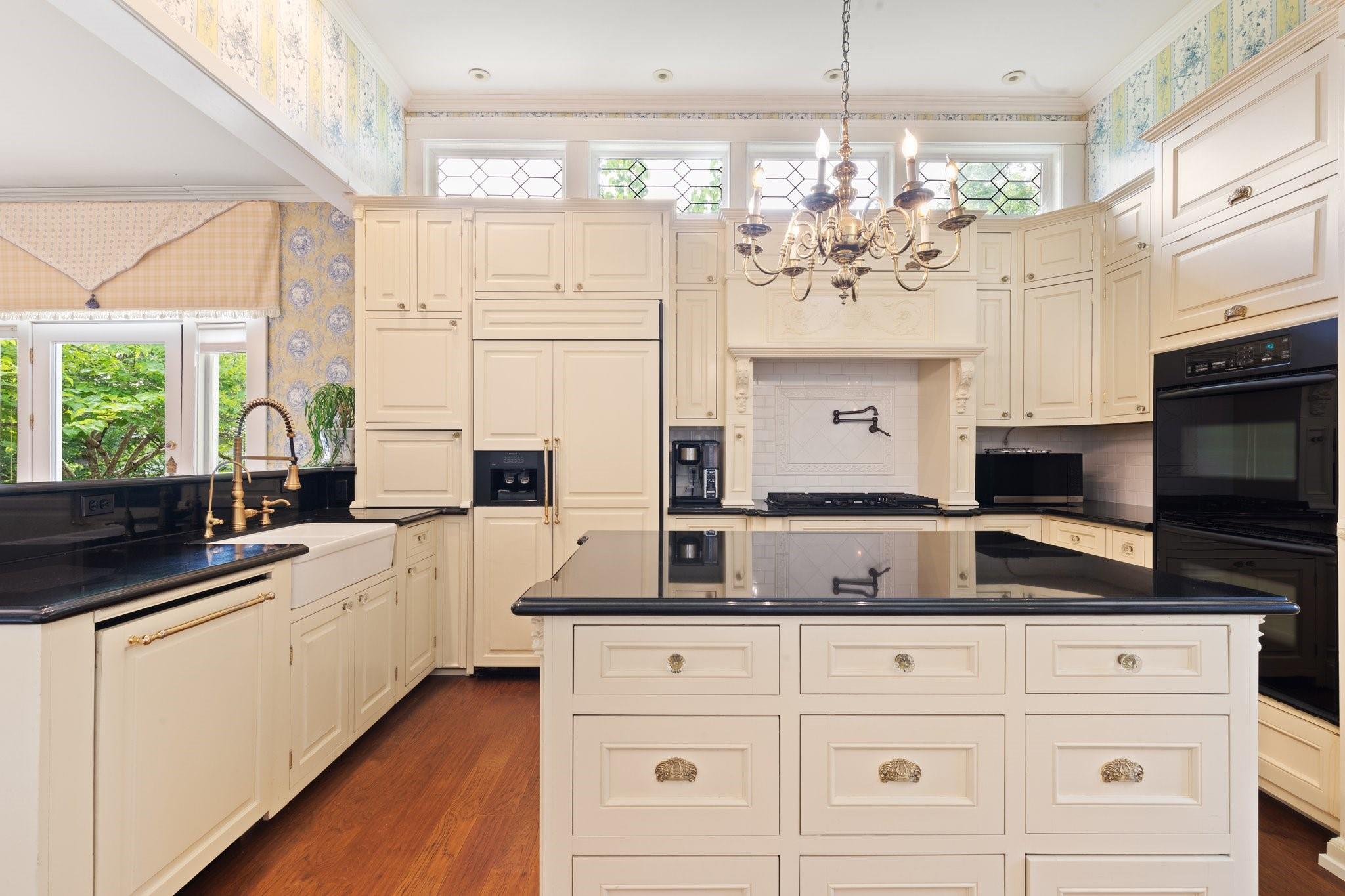 401 N Walnut Avenue Avenue