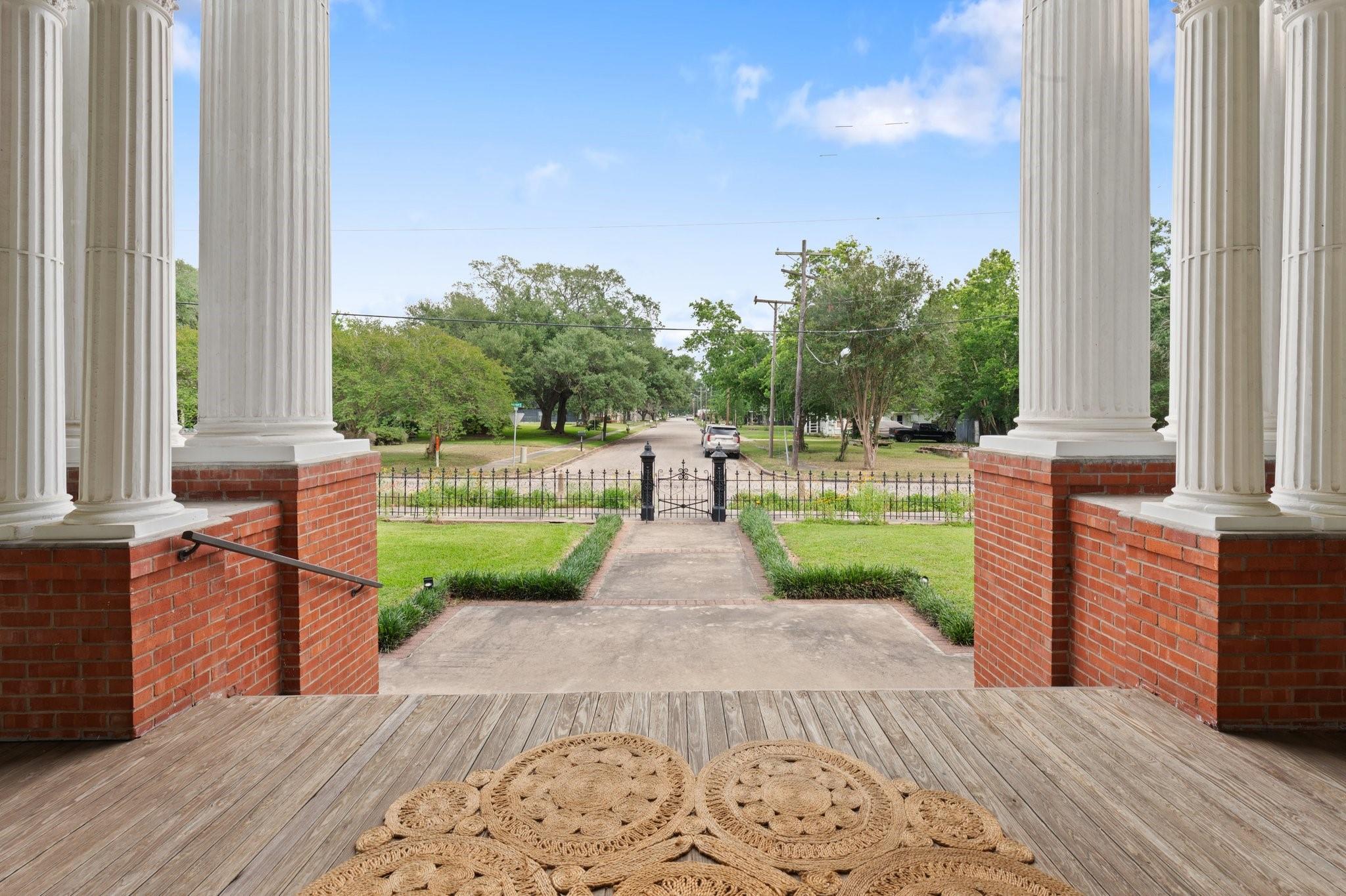 401 N Walnut Avenue Avenue