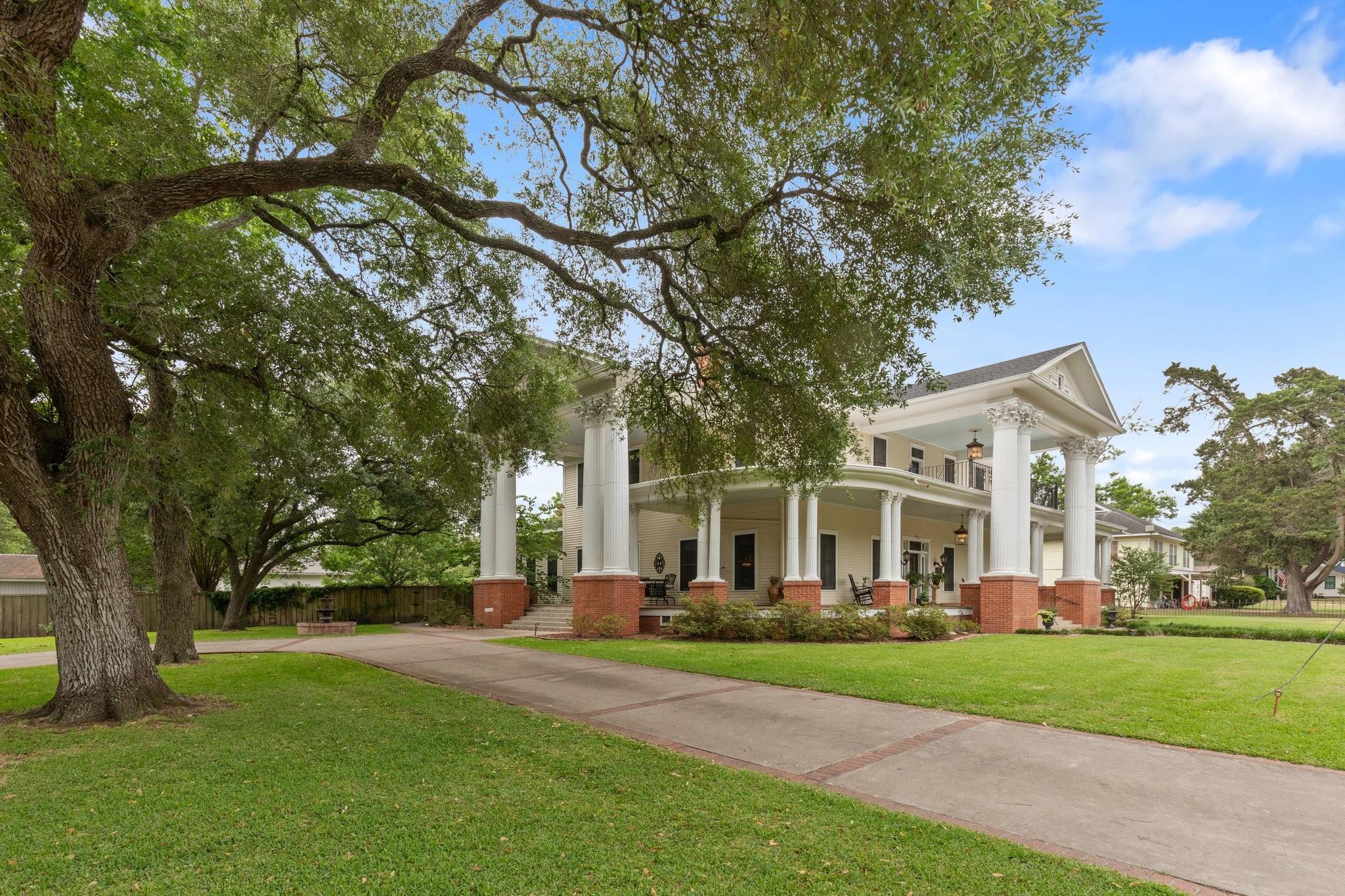 401 N Walnut Avenue Avenue