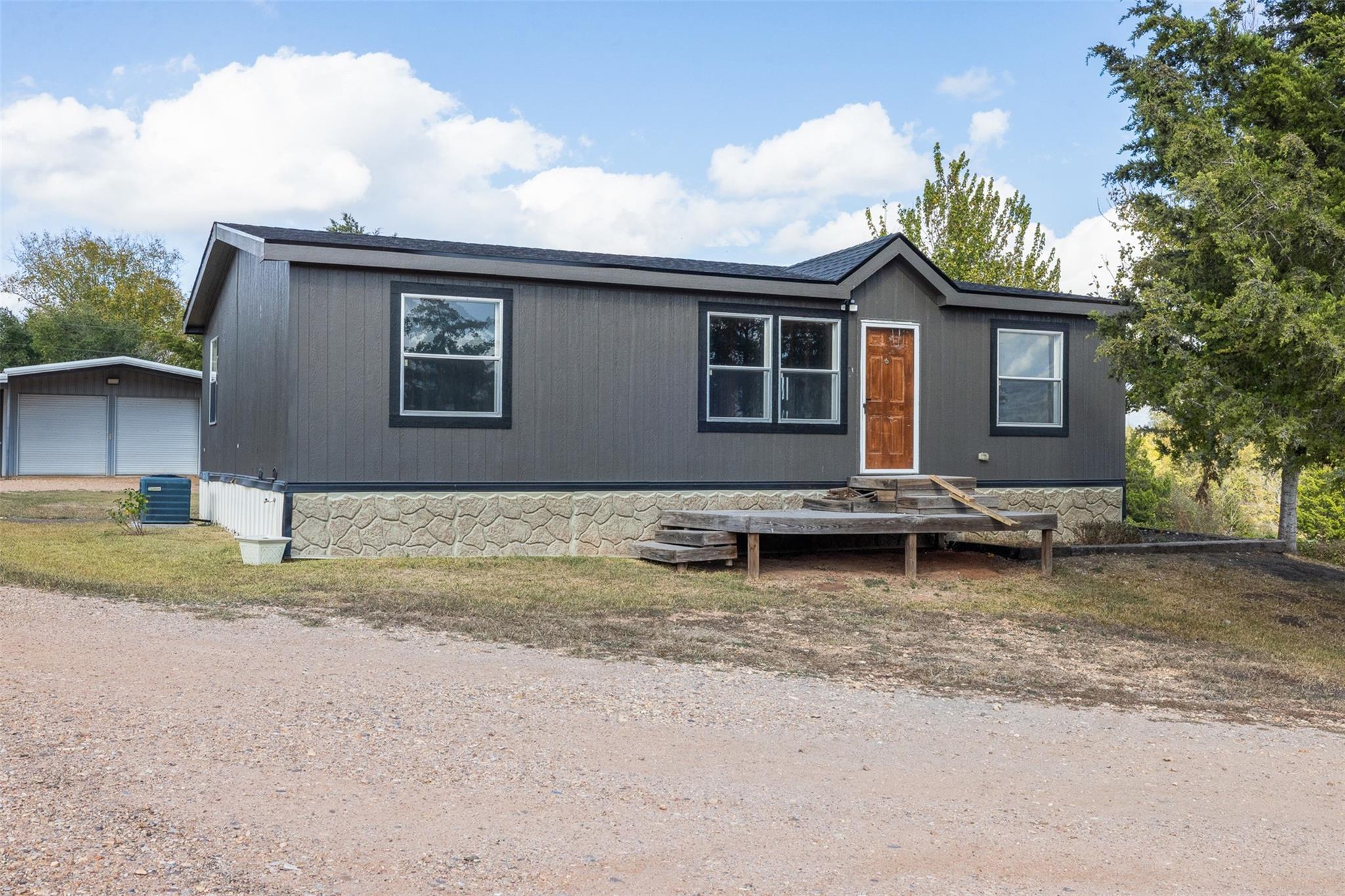 6885 Gibbs Creek Road